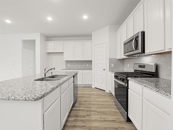3rd image of 111 Wedgewood Trace Ln