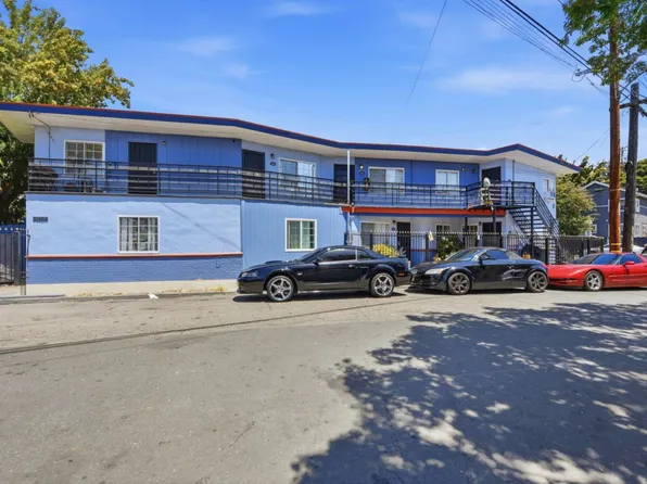 Davis St, Oakland, CA 94601