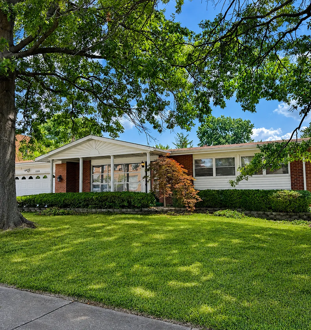 3 bed, 1272 sqft, $2,150 — Photo 1