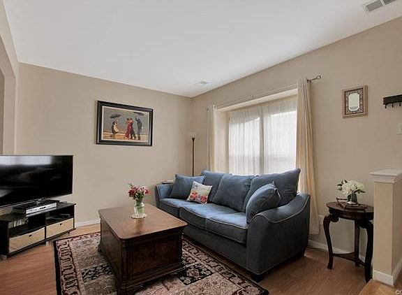 3rd image of 2835 Queensland Dr Unit 2835