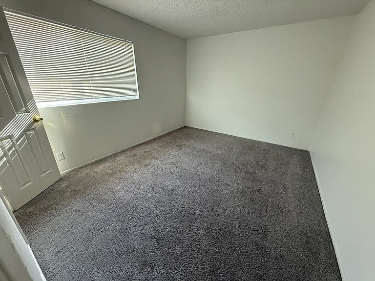 1723 E Flora St #A — Photo 15