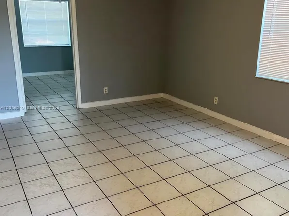 2920 Pierce St, Hollywood, FL
