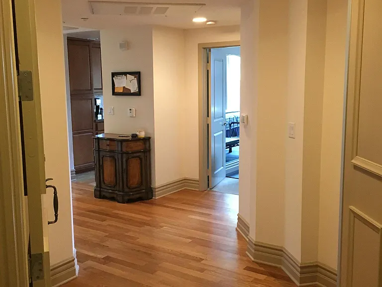 1337 Wellesley Ave #104 — Photo 29