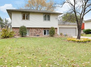 2358 Erin Ct, New Brighton, MN 55112