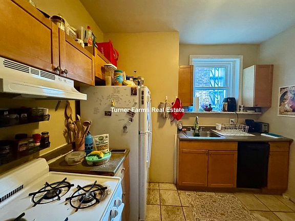 4th image of 71R S Huntington Ave #2R