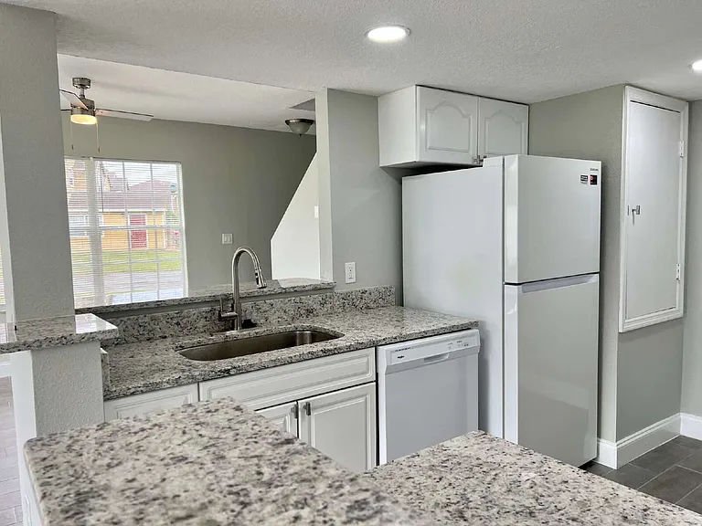 1334 Washington Palm Loop #A — Photo 3