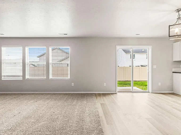 16888 Courtney Way — Photo 7