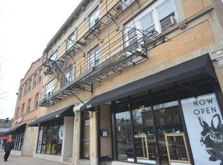 5938 N Broadway St #2, Chicago, IL 60660