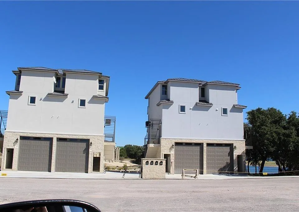 2301 Hancock Ave #3