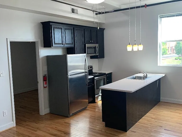1103A N Arthur Ashe Blvd #B — Photo 5