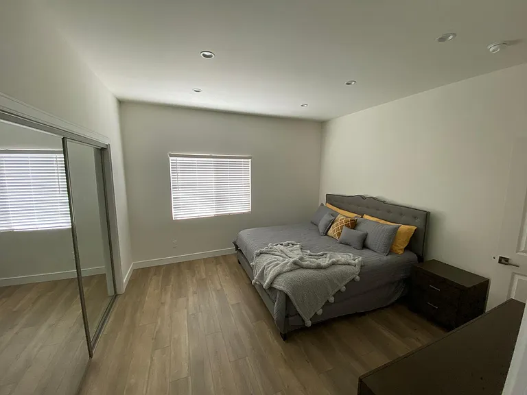 6203 Bakman Ave — Photo 12