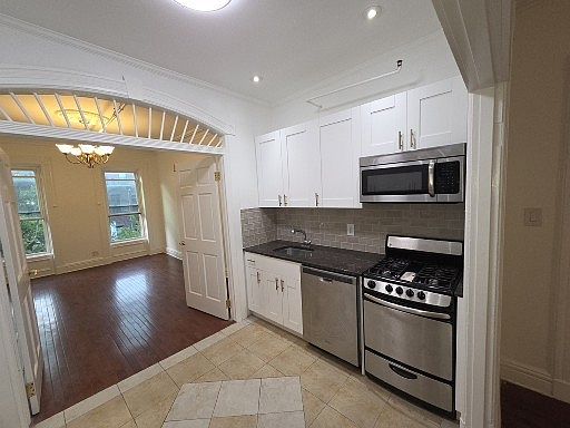 4th image of 99 Halsey St APT 3