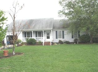 305 Ventosa Dr, Chesapeake, VA 23322