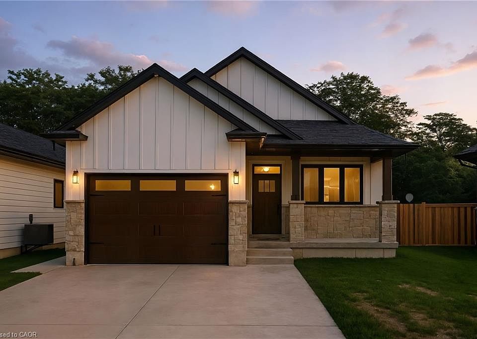 1st image of 9 Macneil Ct