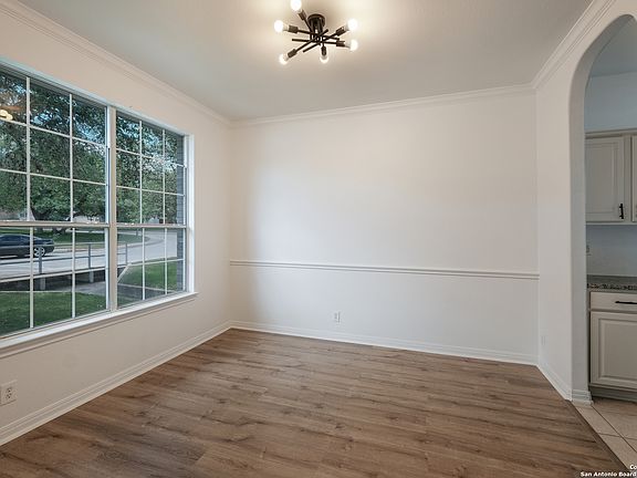 4th image of 2730 Sage Hollow