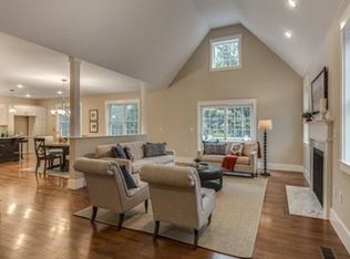 1 Village Ln, Beverly, MA 01915