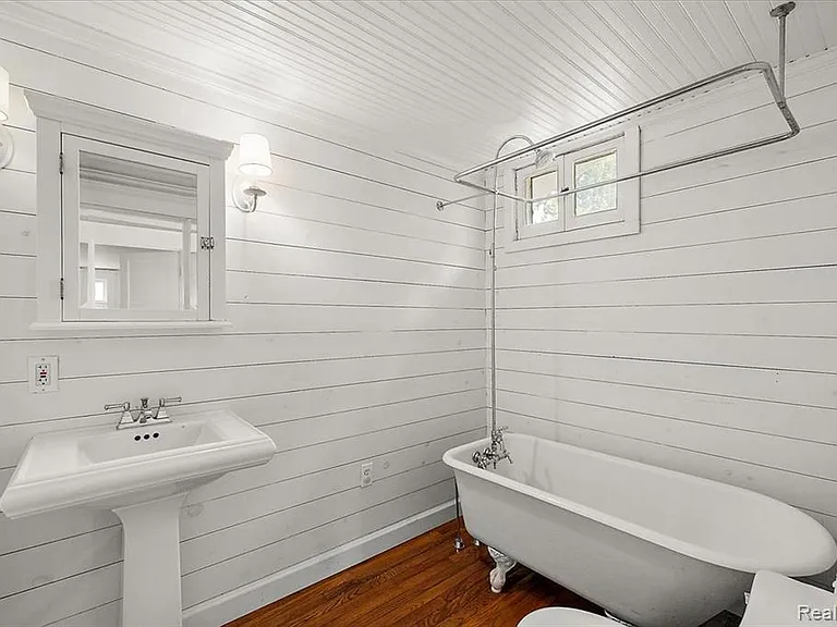 529 Hawthorn Ave — Photo 48