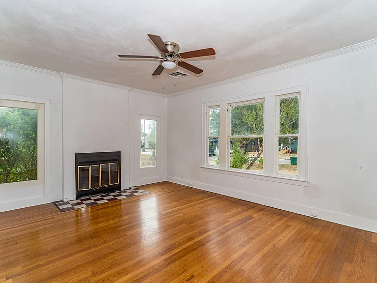 469 E Magnolia Ave — Photo 7
