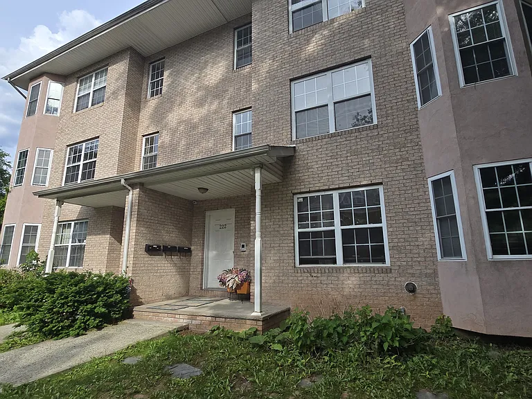 224 N Arlington Ave #G2 — Photo 4