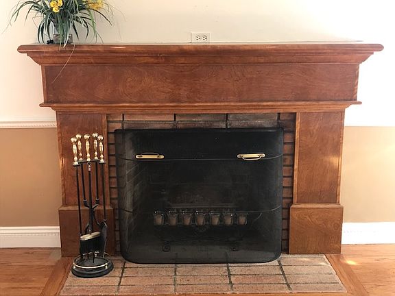 5th image of 361 W Bennett Ave