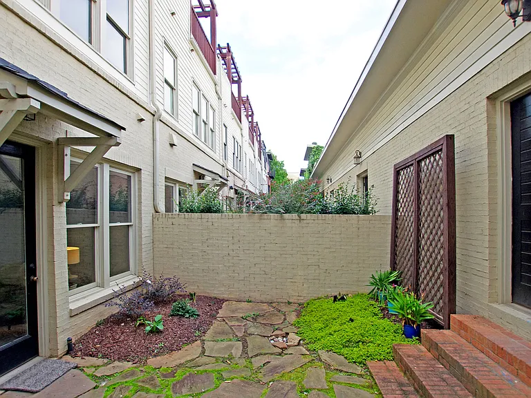 484 Bartram St SE — Photo 34