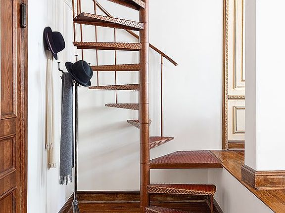 5th image of 125 E 64th St APT 3