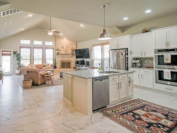 4th image of 29739 Elkhorn Rdg