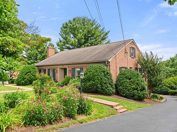 5th image of 107 ROSE HILL CIR