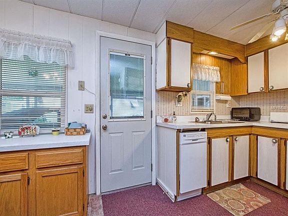 5th image of 36 Cocos Plumosa Dr