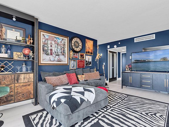 4th image of 470 3rd St S Unit 513