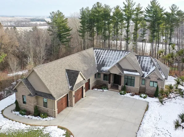 W3075 Mathison Rd, Freedom, WI 54913