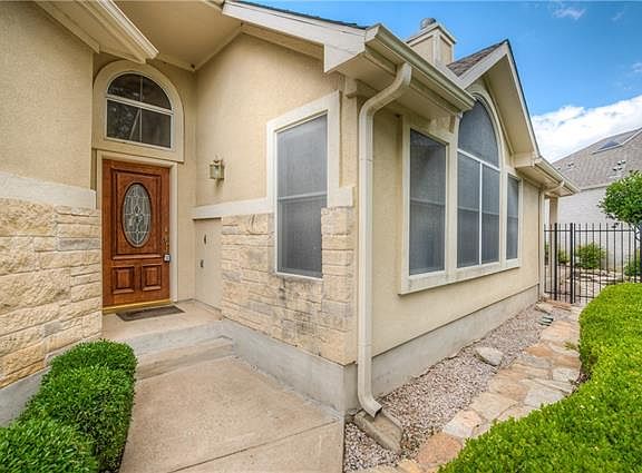 4th image of 30 Muirfield Greens Ln