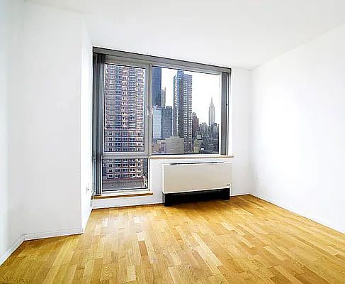 4th image of 635 W 42nd St APT 4F
