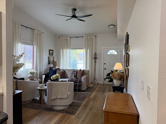 3rd image of 7915 W Colehaven Ct