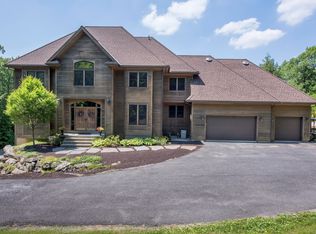 186 Chanterwood Est, Lee, MA 01238