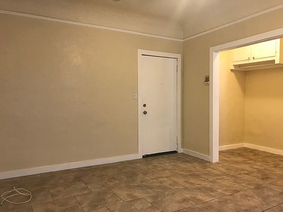 4th image of 1308-1310 12th Ave #107