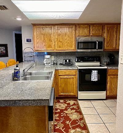 2nd image of 406 Padre Blvd