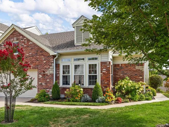 831 Stone Meadow Dr, Chesterfield, MO 63005