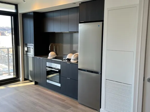 1 Jarvis St #907, Hamilton, ON L8R 3J2