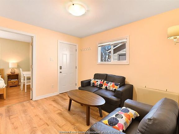 5th image of 850 Windsor Ave #1