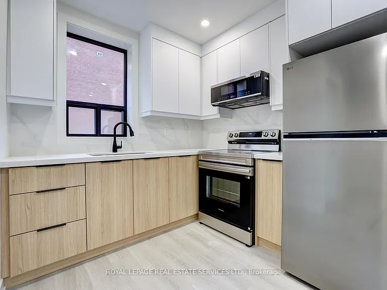 20 Duke St #305 — Photo 6