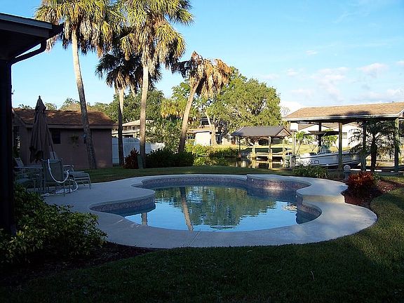 2nd image of 9928 Peninsular Dr