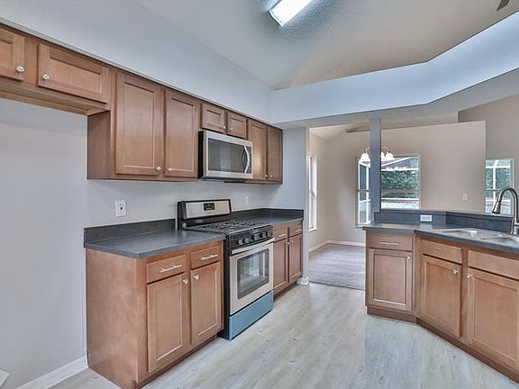 2nd image of 1503 Scotch Pine Dr