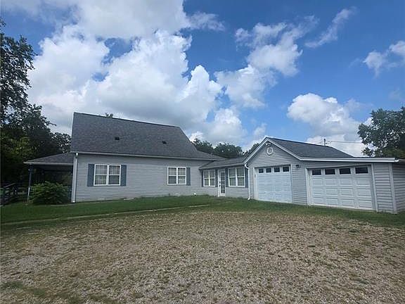 2nd image of 703 Burks Rd