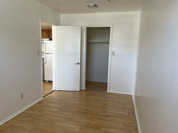 4th image of 1027 1/2 E Fairmount Ave #1027-A