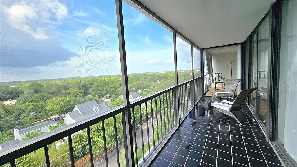 2 bed, 2.0 bath, 1032 sqft, $3,300 — Photo 4