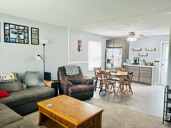 4th image of 711 Eberhart Dr