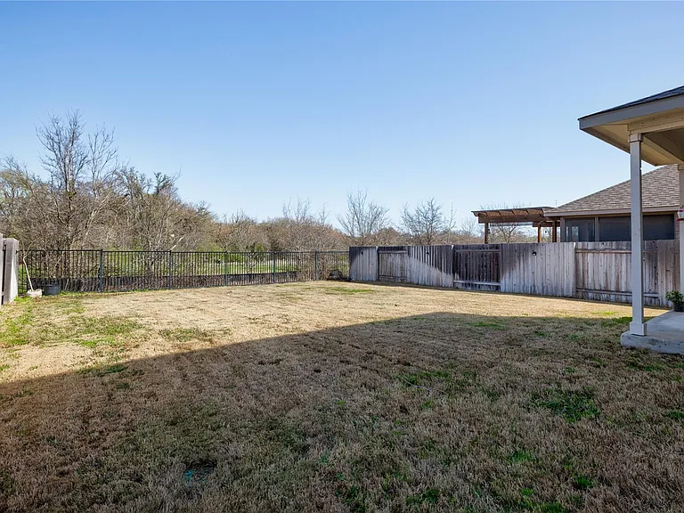 5901 Scenic Lake Dr — Photo 38
