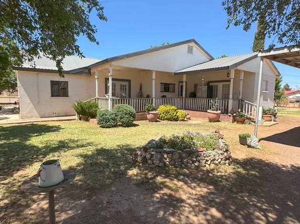 607 W 2nd St, Van Horn, TX 79855