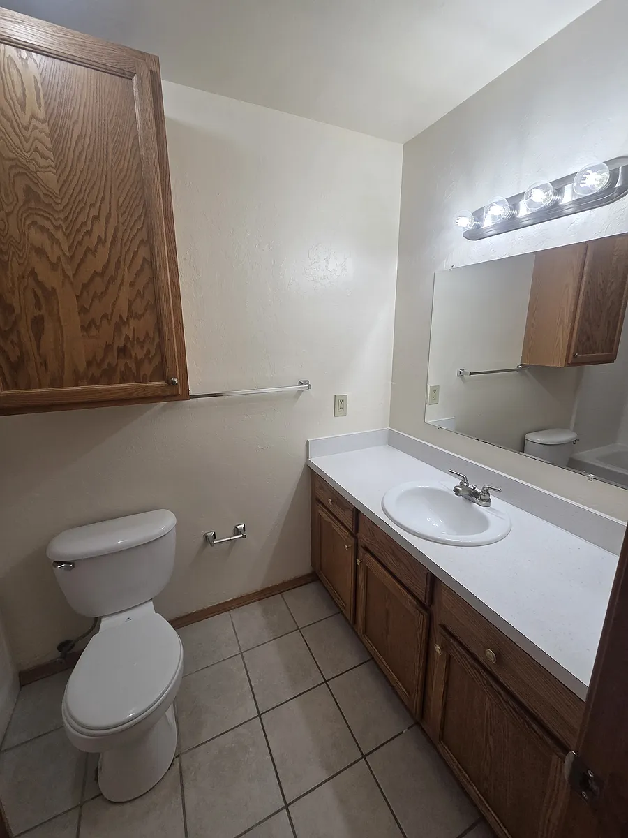 Building Photo - 309 S Greengate Dr